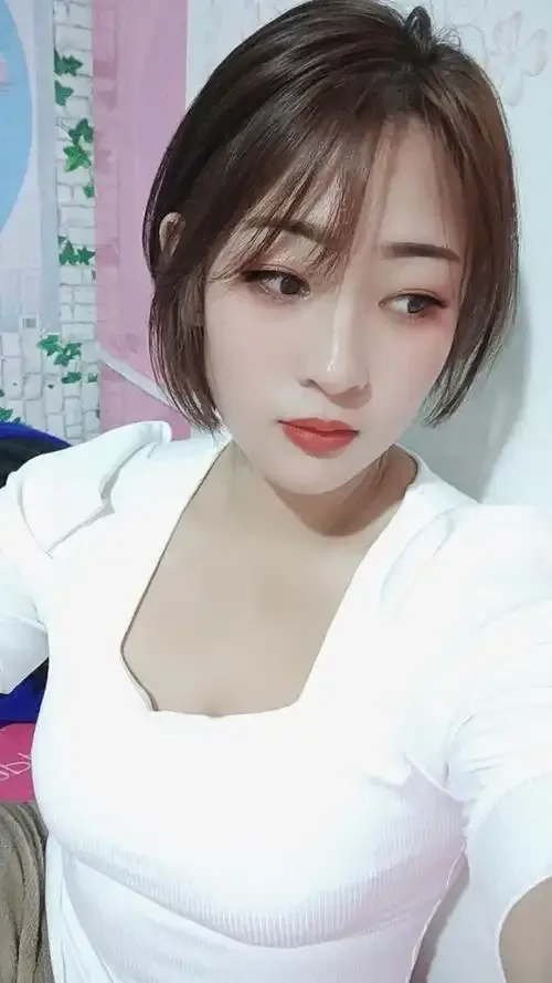 黄色直播间b画面展示图